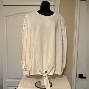 Skonhet front tie white with Pearls stones Top 💕 size 2XL